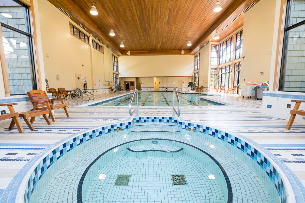 fairwinds-swimming-pool-hot-tub